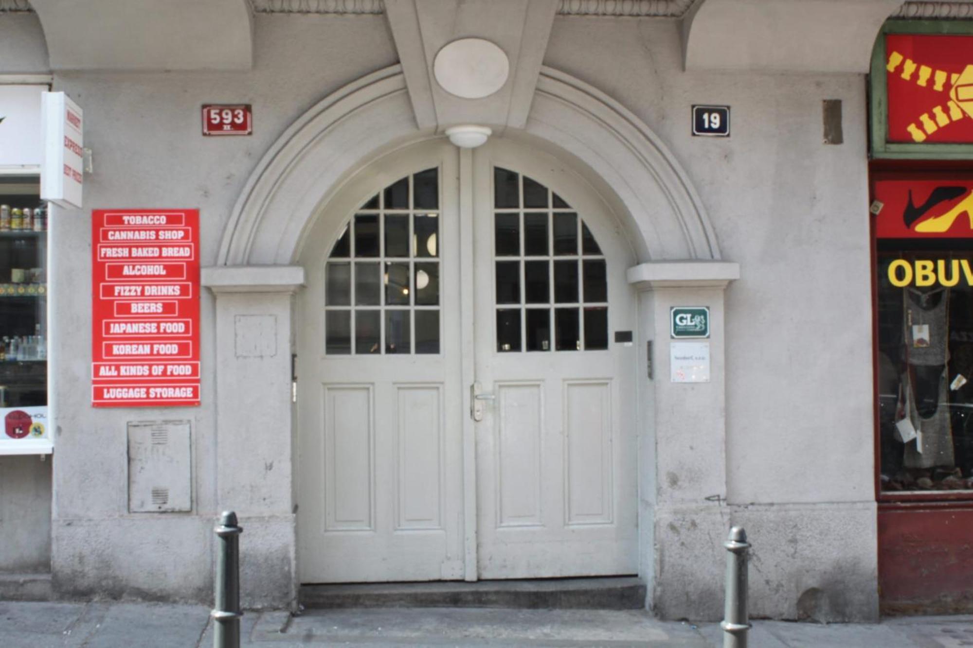 פראג Alba Hostel מראה חיצוני תמונה